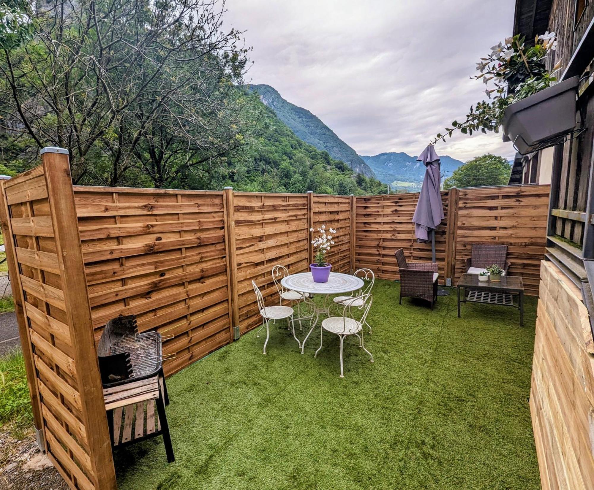 Le Bon Appart Cons-Sainte-Colombe Exterior photo